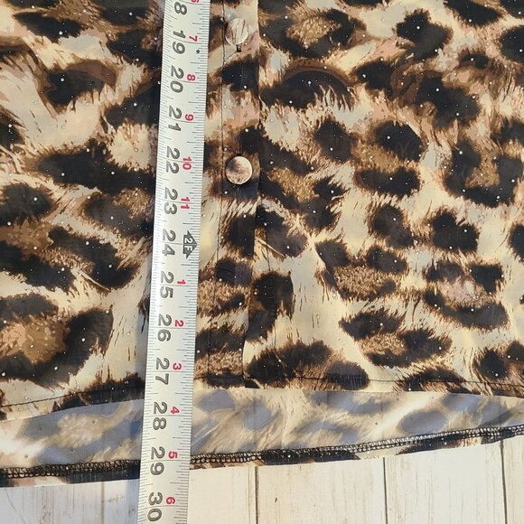 Beulah Style Sheer One Size Over Shirt Top Leopard Print Button Up Glam NEW - Picture 7 of 9